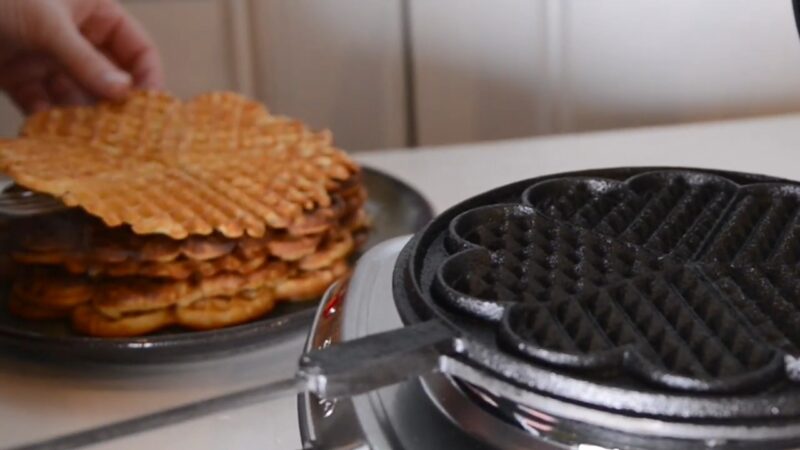 11 Best Heart Shaped Waffle Maker 2023 Waffling For Love In Every Bite